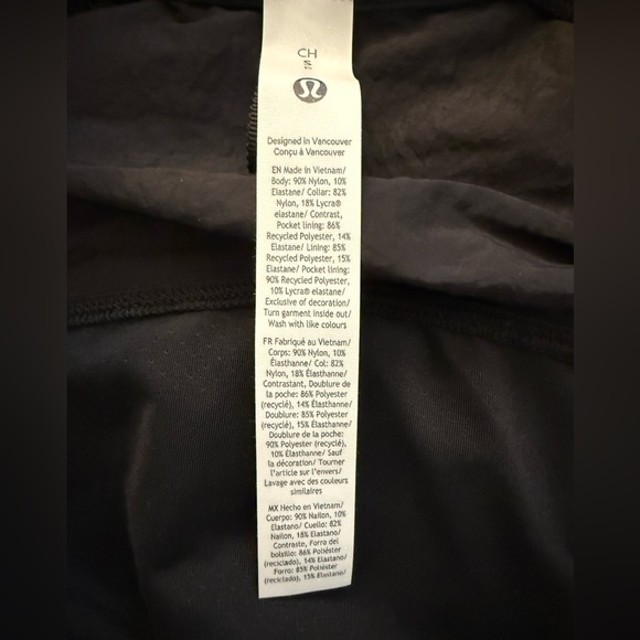 NWT lululemon Crinkle Nylon Track Jacket Wordmark Size S | Water-Repellent - Picture 10 of 12